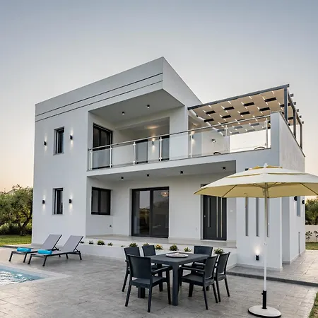 Villa Zenith White Elegant 1