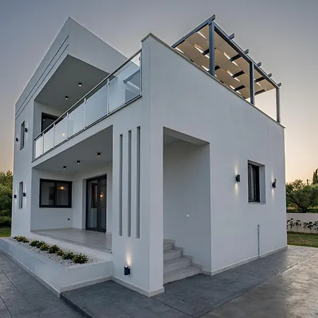 Villa Zenith White Elegant 1 *