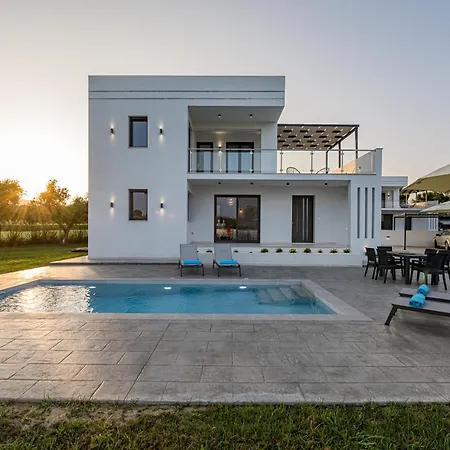 Villa Zenith White Elegant 1