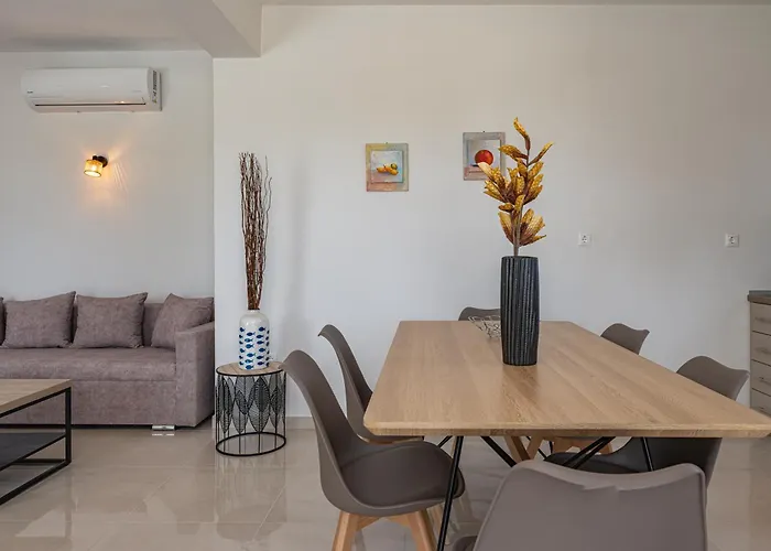 Villa Zenith White Elegant 1 *