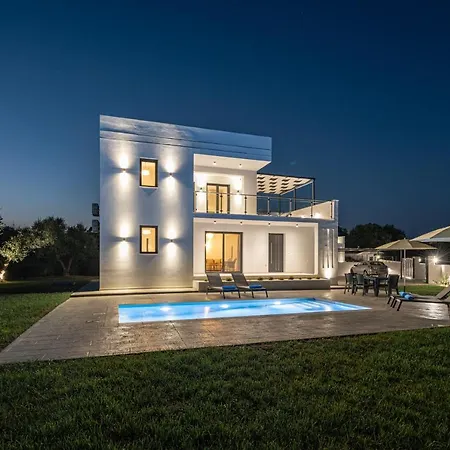 Villa Zenith White Elegant 1